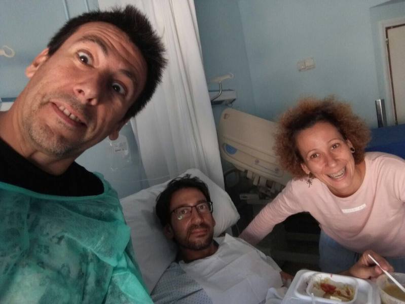 Victor, María y Tony en el hospital de Cádiz