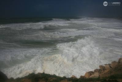 Imagen: Temporal Emma | Surf AHIERRO!