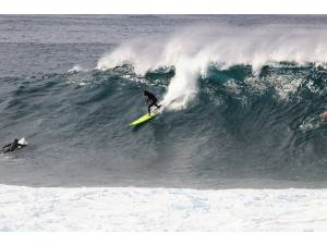 Imagen: Olas grandes en Lanzarote | Surf AHIERRO!