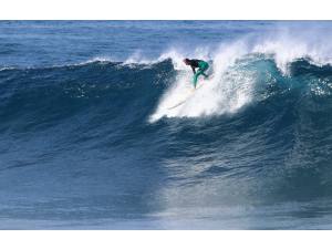 Imagen: Olas grandes en Lanzarote | Surf AHIERRO!