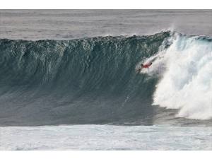 Imagen: Olas grandes en Lanzarote | Surf AHIERRO!