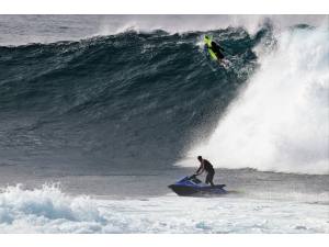 Imagen: Olas grandes en Lanzarote | Surf AHIERRO!