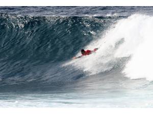 Imagen: Olas grandes en Lanzarote | Surf AHIERRO!