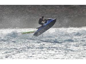 Imagen: Olas grandes en Lanzarote | Surf AHIERRO!