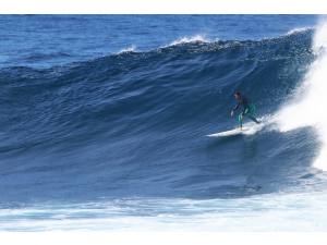 Imagen: Olas grandes en Lanzarote | Surf AHIERRO!