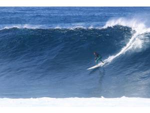 Imagen: Olas grandes en Lanzarote | Surf AHIERRO!