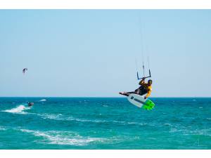 Imagen: Kitesurf  | Surf AHIERRO!