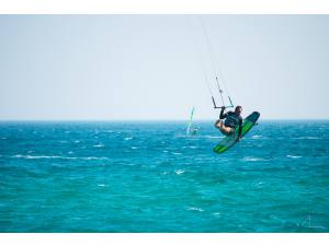 Imagen: Kitesurf  | Surf AHIERRO!