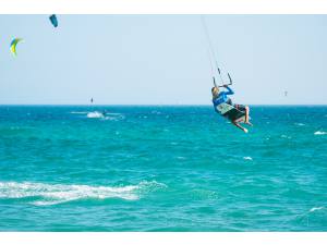 Imagen: Kitesurf  | Surf AHIERRO!