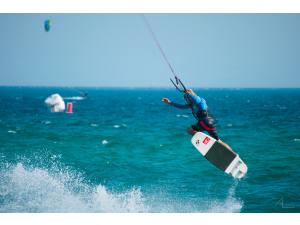 Imagen: Kitesurf  | Surf AHIERRO!