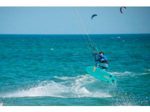 Imagen: Kitesurf  | Surf AHIERRO!