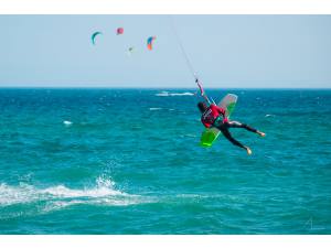 Imagen: Kitesurf  | Surf AHIERRO!