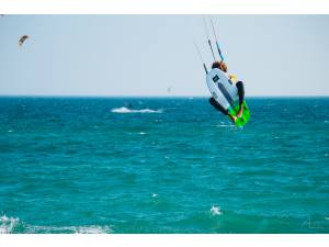 Imagen: Kitesurf  | Surf AHIERRO!