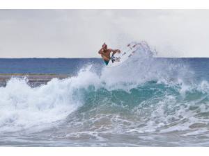 Imagen: Invierno en Puerto Rico | Surf AHIERRO!